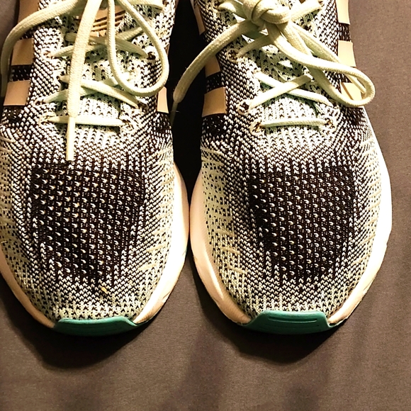 Women's ADIDAS SWIFT RUN 5.5 - Picture 2 of 6